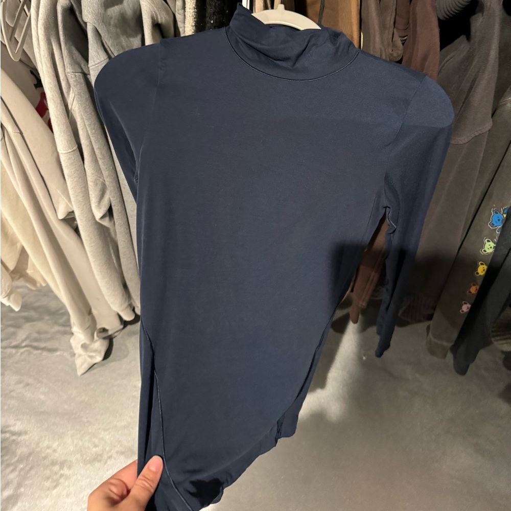 Navy Lulu Lemon Long Sleeve Turtleneck Top - Picture 3 of 3